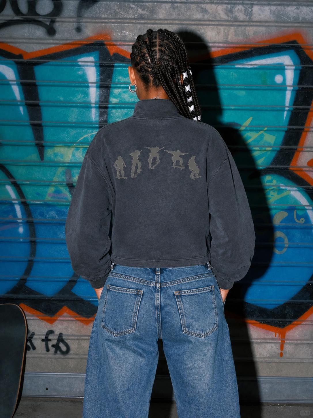 Women's Skate Silhouette Cropped Half Zip Sweatshirt